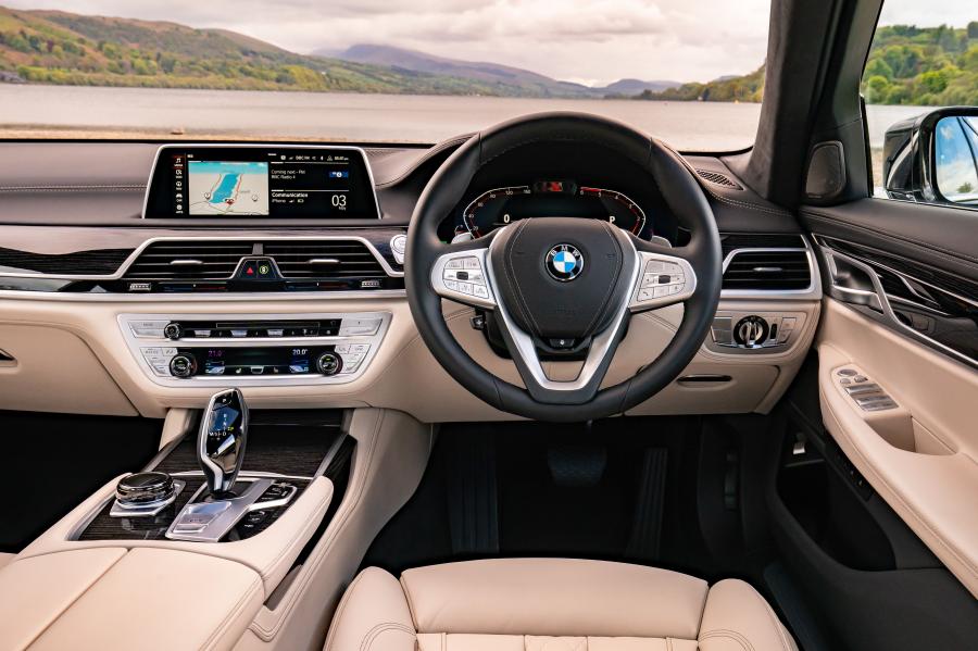 Торпедо BMW 730Ld (G12) 2019 года  (UK) (фото 4 из 36)
